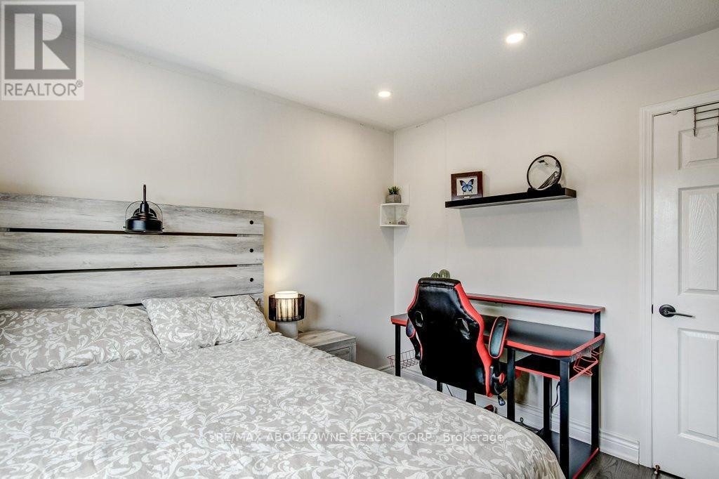 2183 Birchleaf Lane, Burlington, ON