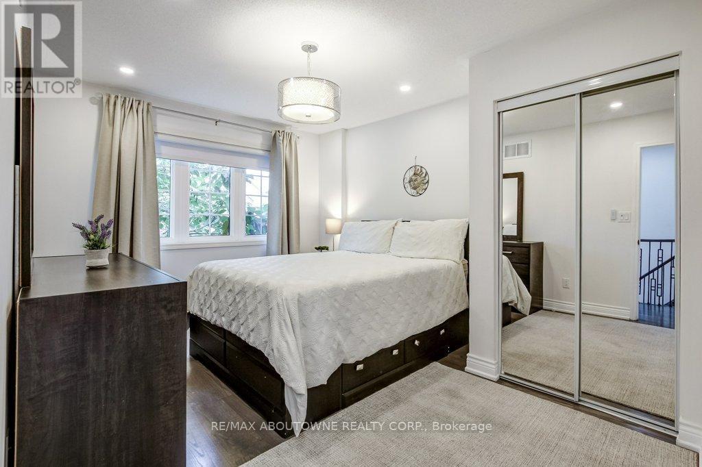 2183 Birchleaf Lane, Burlington, ON