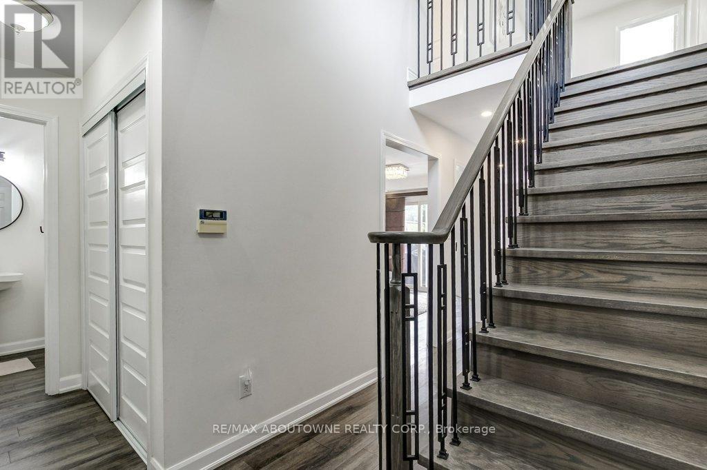 2183 Birchleaf Lane, Burlington, ON