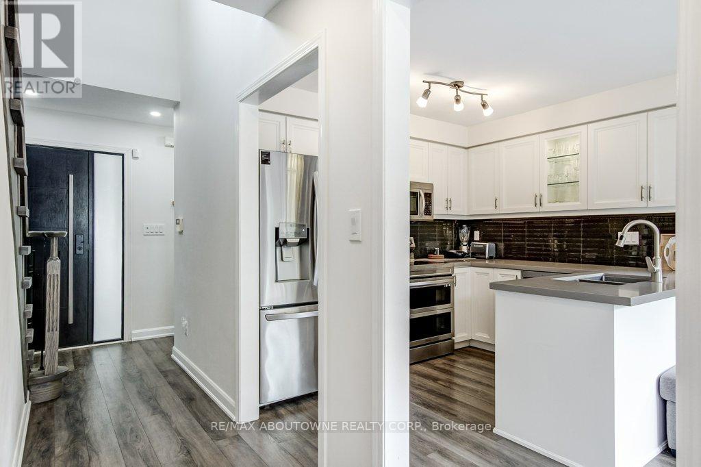 2183 Birchleaf Lane, Burlington, ON