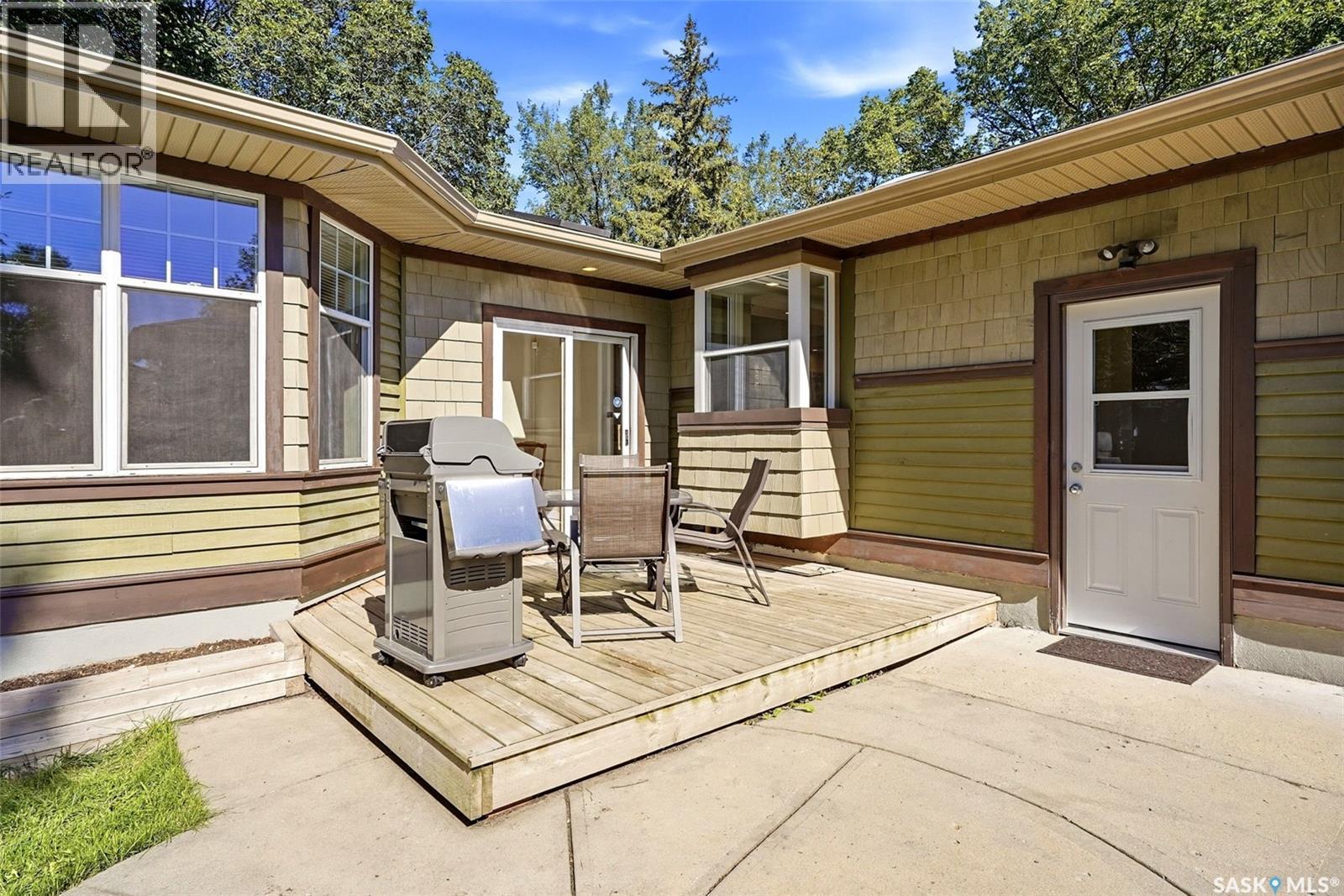 30 Lake Street, Regina, SK