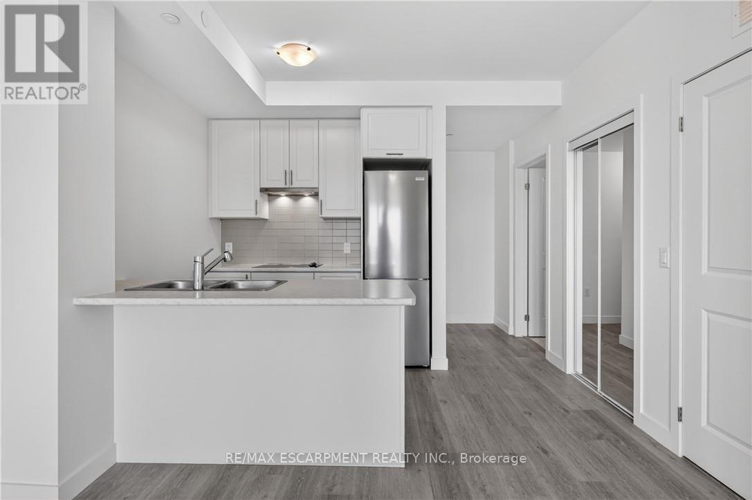 809 - 461 Green Road, Hamilton, ON