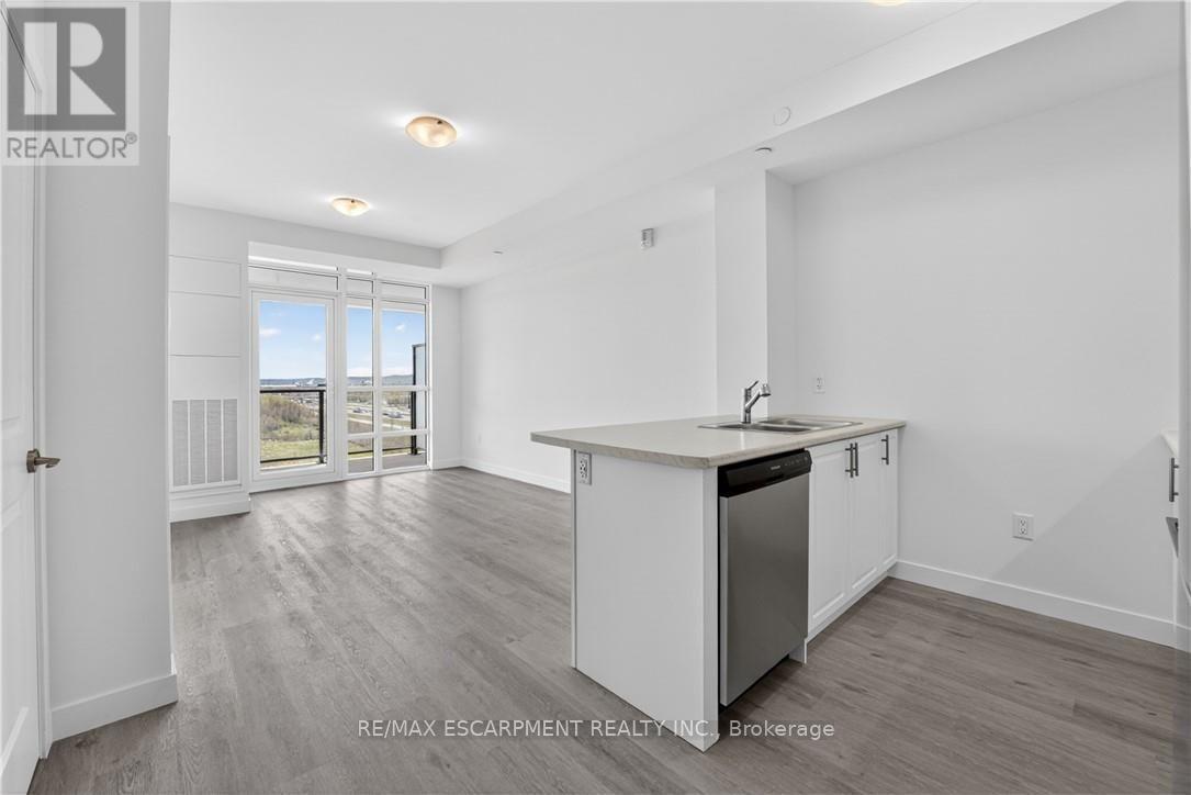 809 - 461 Green Road, Hamilton, ON