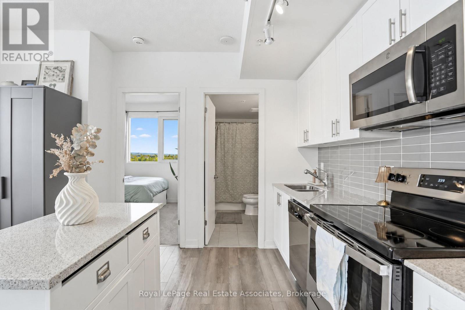 801 - 550 North Service Road, Grimsby, ON