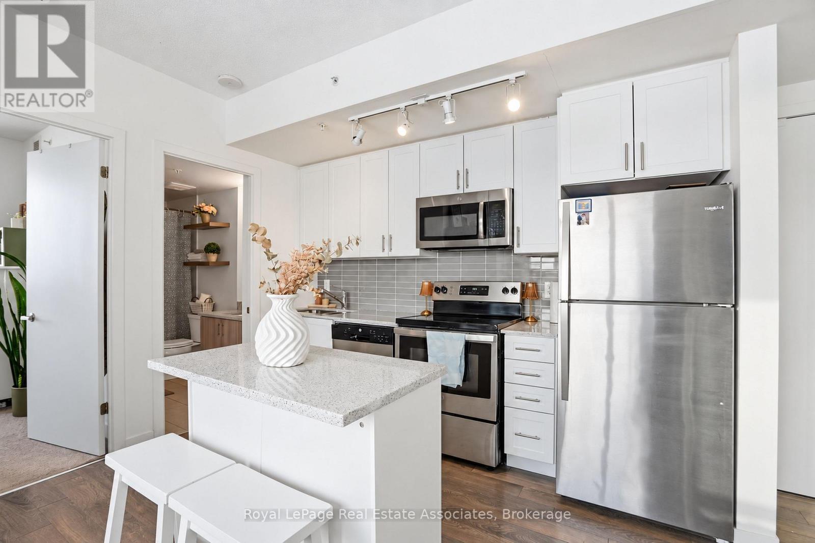 801 - 550 North Service Road, Grimsby, ON