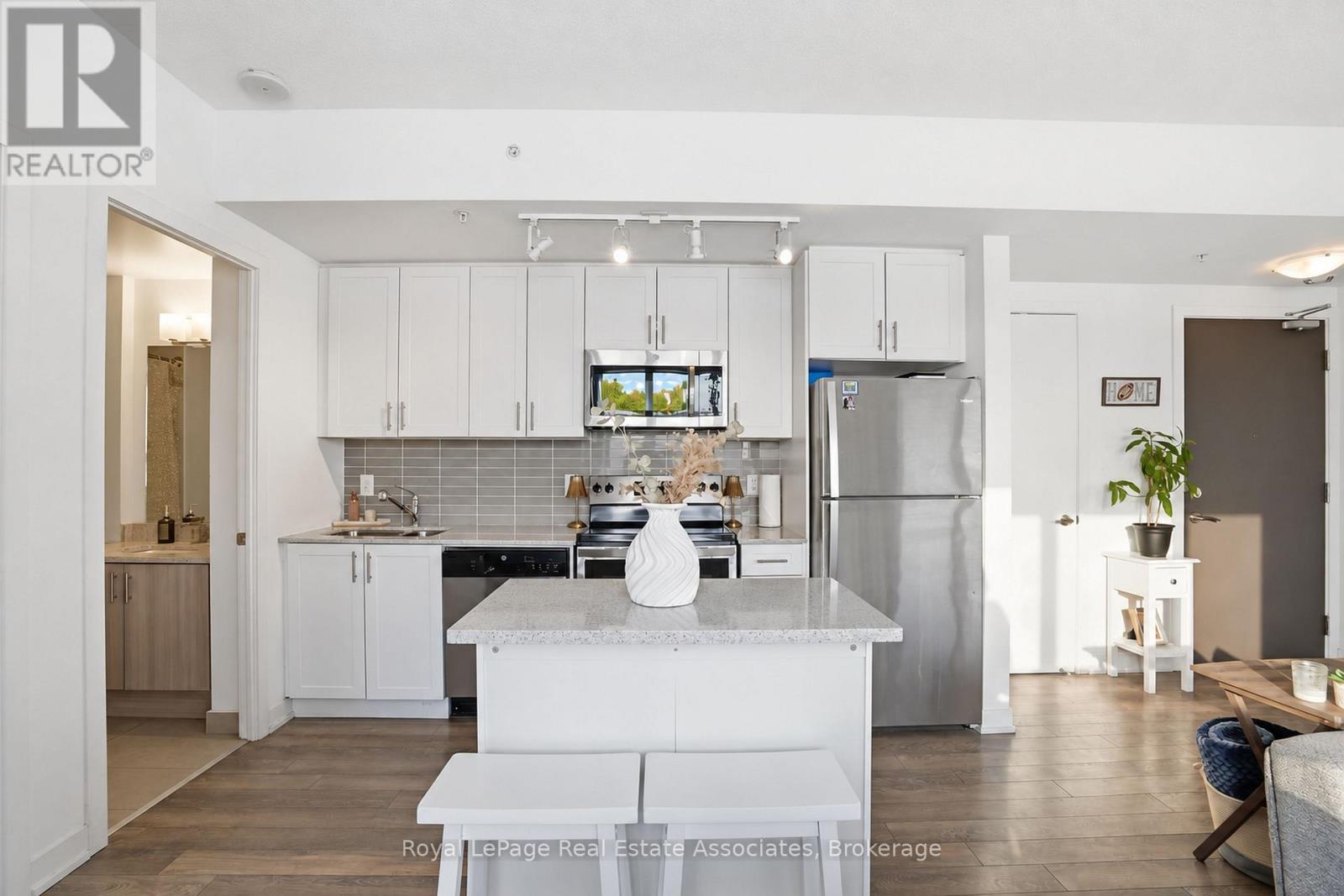 801 - 550 North Service Road, Grimsby, ON