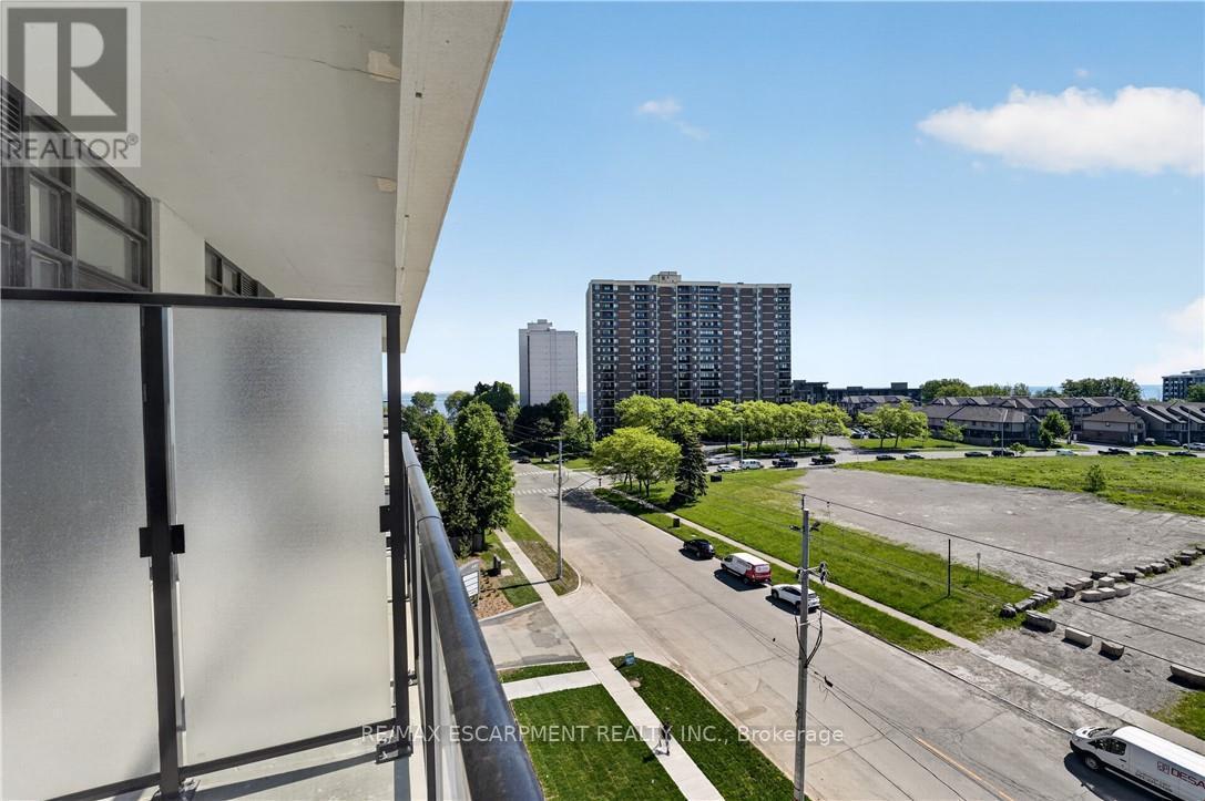 606 - 461 Green Road, Hamilton, ON