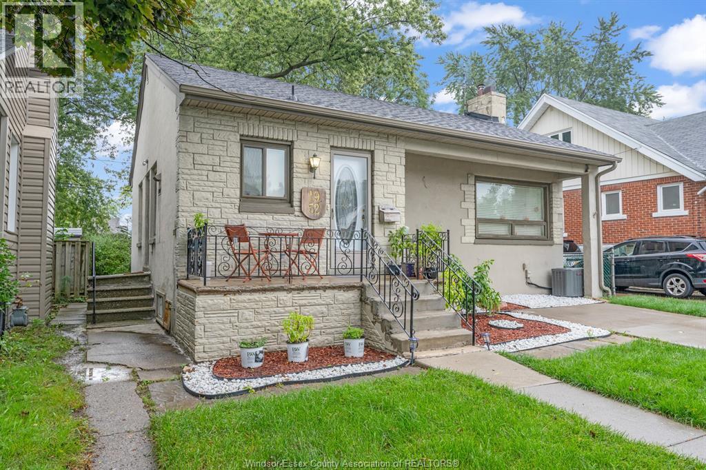 1952 Pillette, Windsor, ON