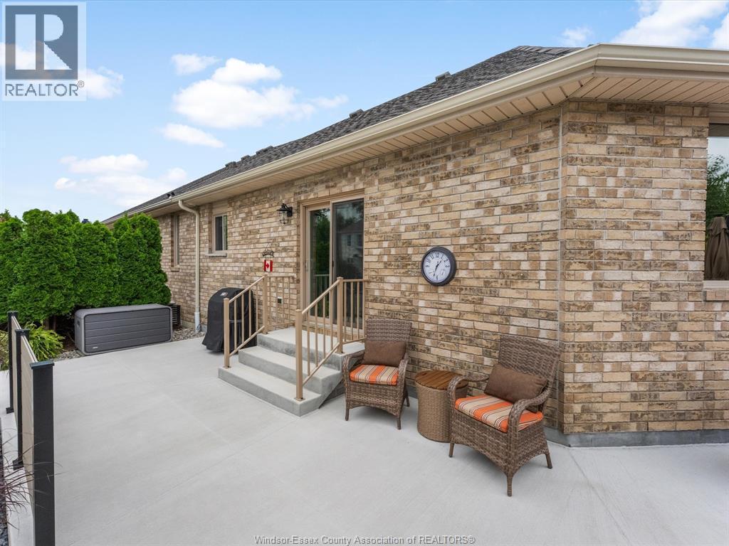 28 Mettawas Lane, Kingsville, ON