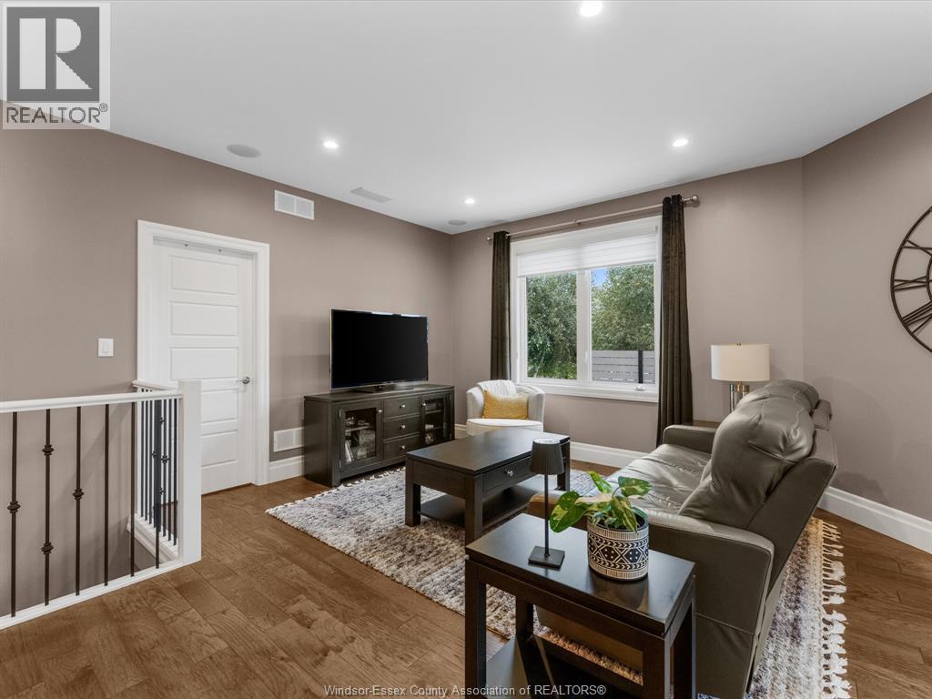 28 Mettawas Lane, Kingsville, ON