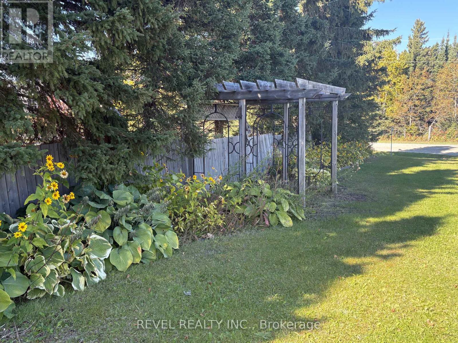1198 Nahma Road, Cochrane, ON