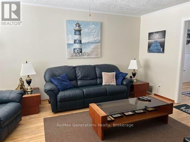 14 Mccullough Street, Marathon, ON