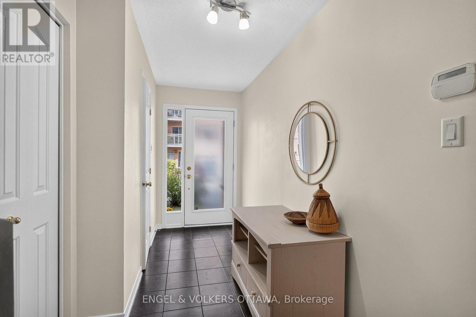 121 Quito Private, Ottawa, ON