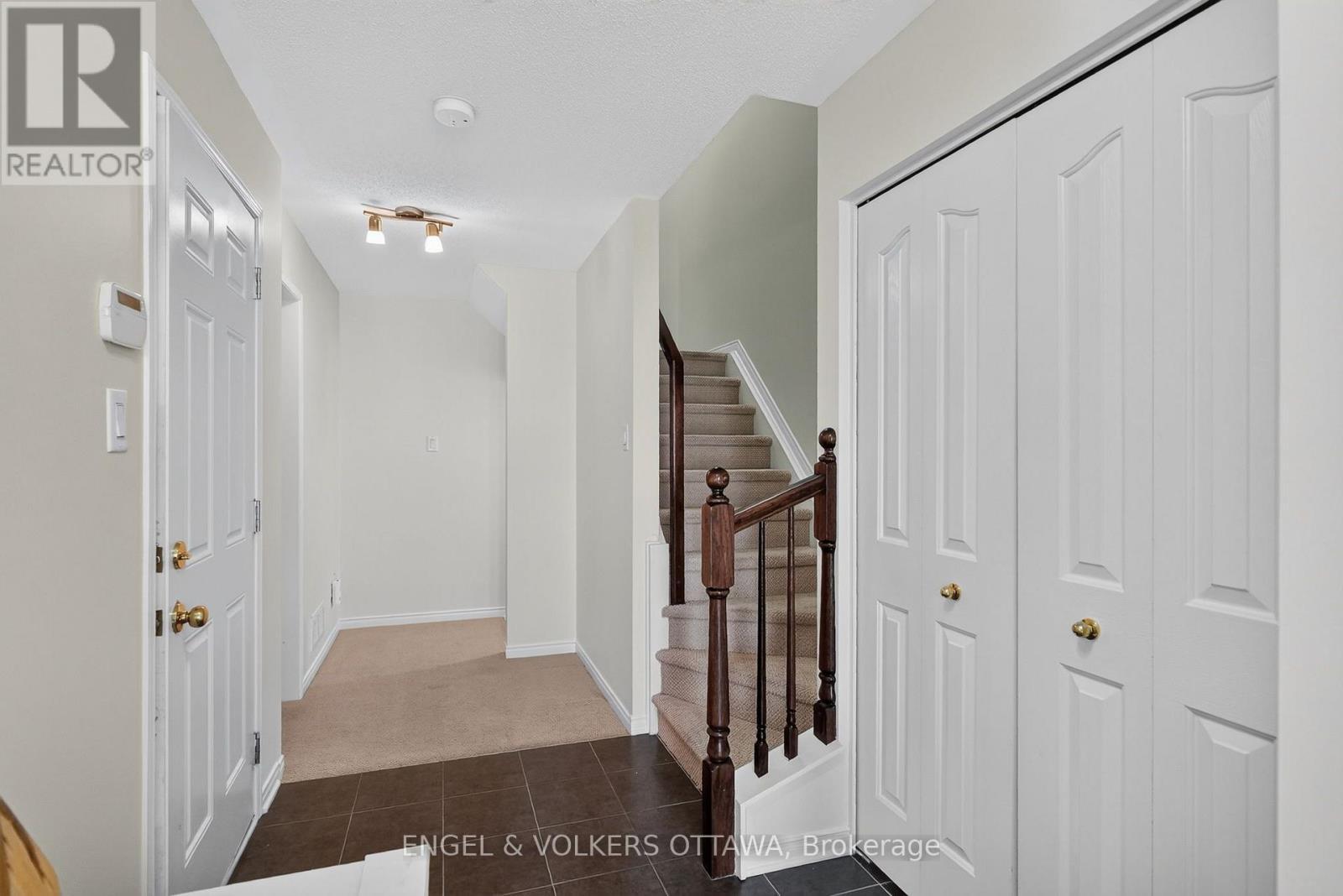 121 Quito Private, Ottawa, ON