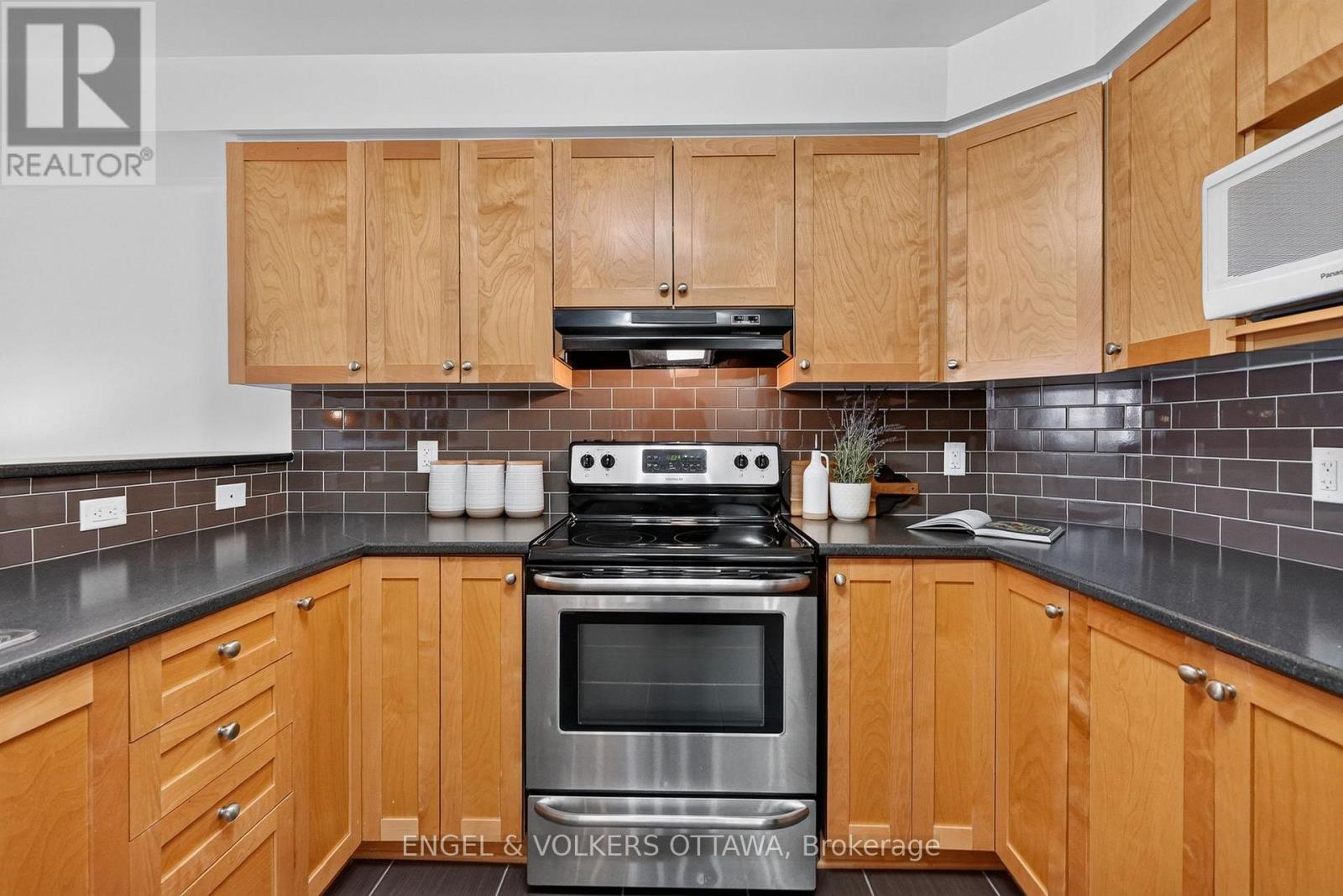 121 Quito Private, Ottawa, ON