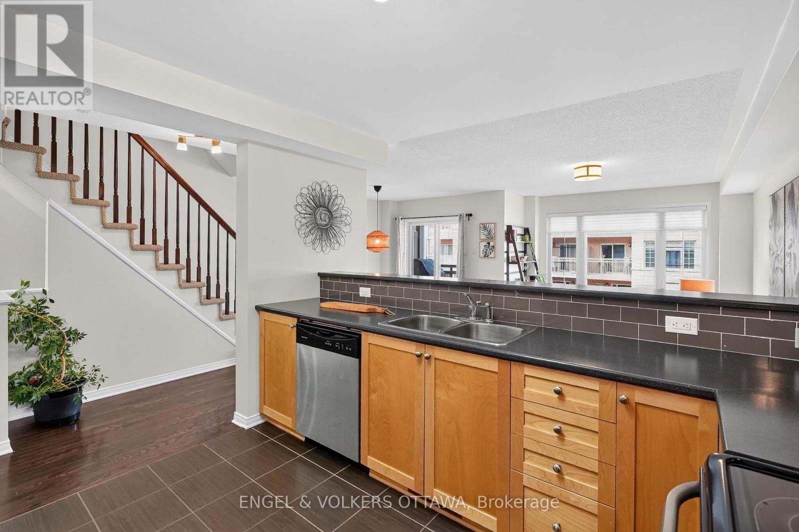 121 Quito Private, Ottawa, ON