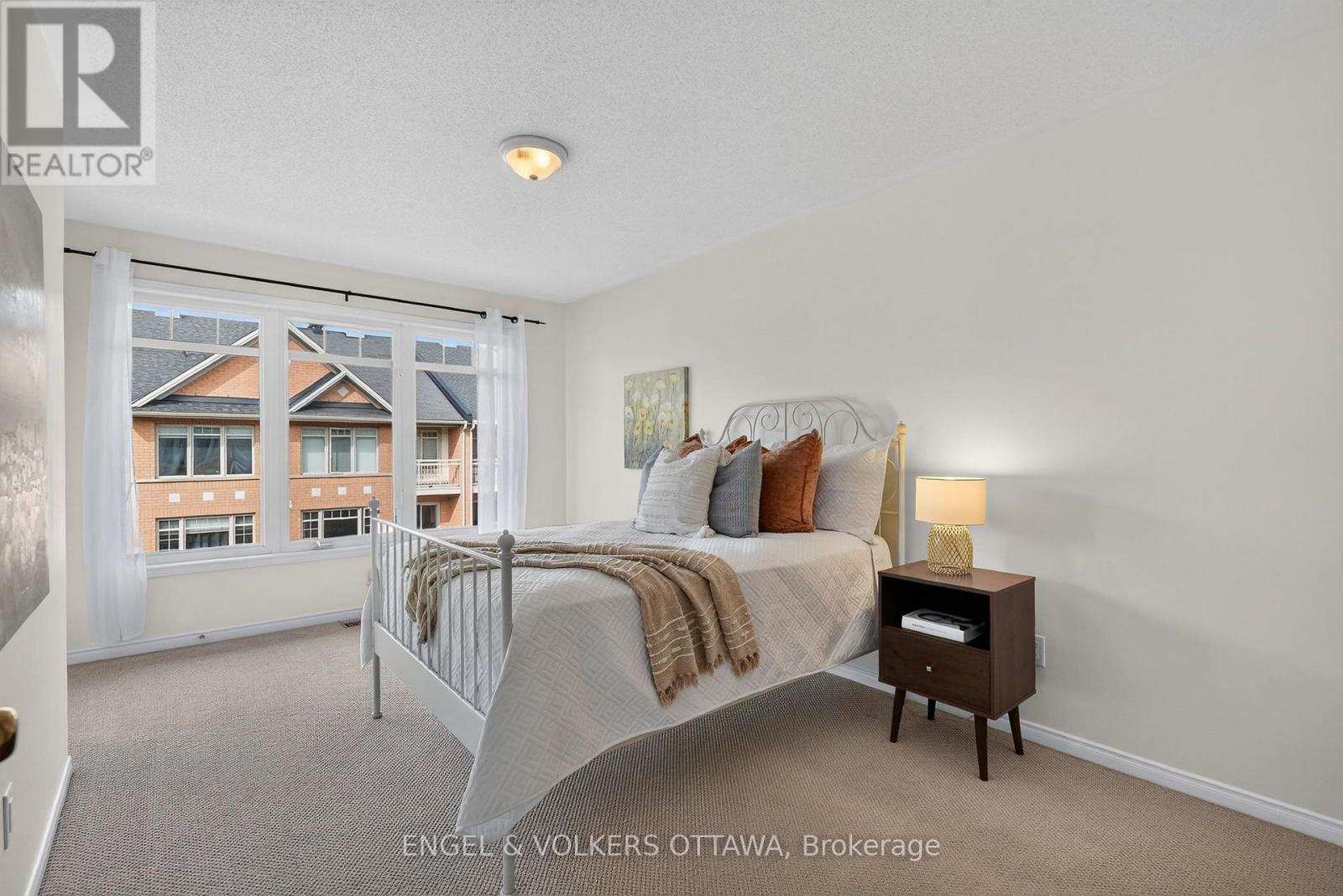 121 Quito Private, Ottawa, ON