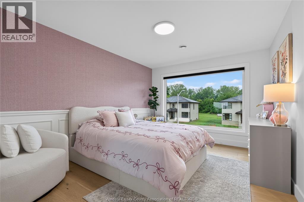 2549 Mayfair Avenue South, Lasalle, ON