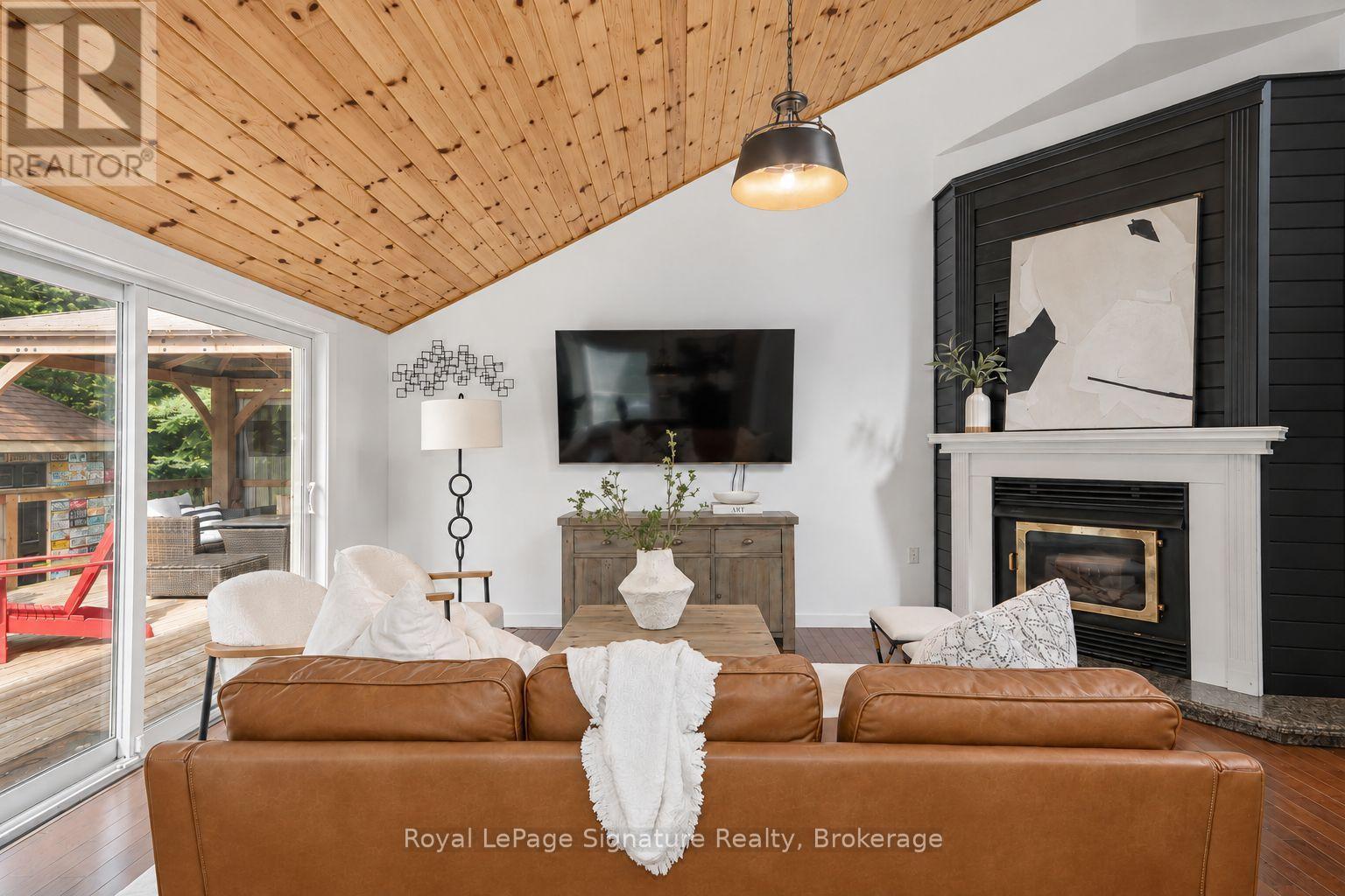 40 51St Street N, Wasaga Beach, ON
