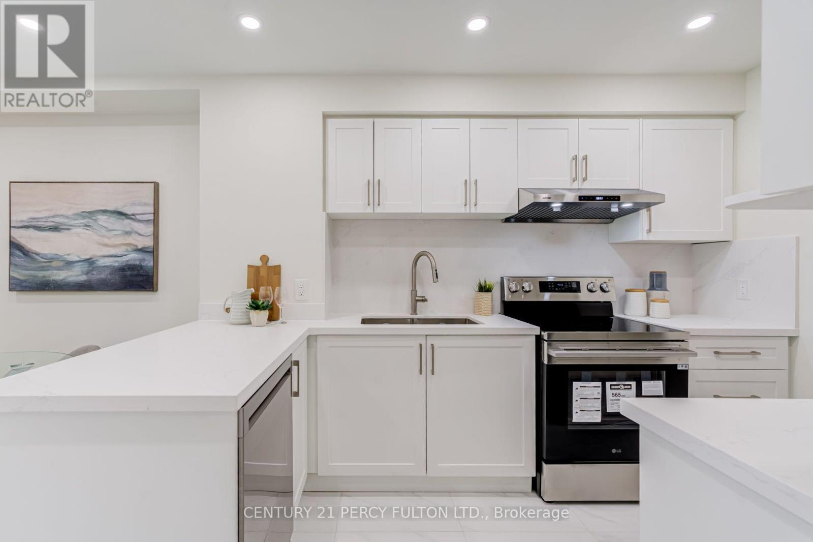 33 Lorna Rae Boulevard, Toronto, ON