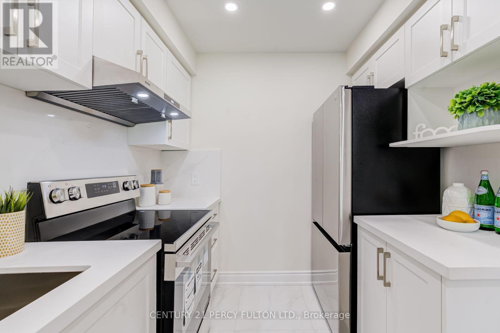 33 Lorna Rae Boulevard, Toronto, ON