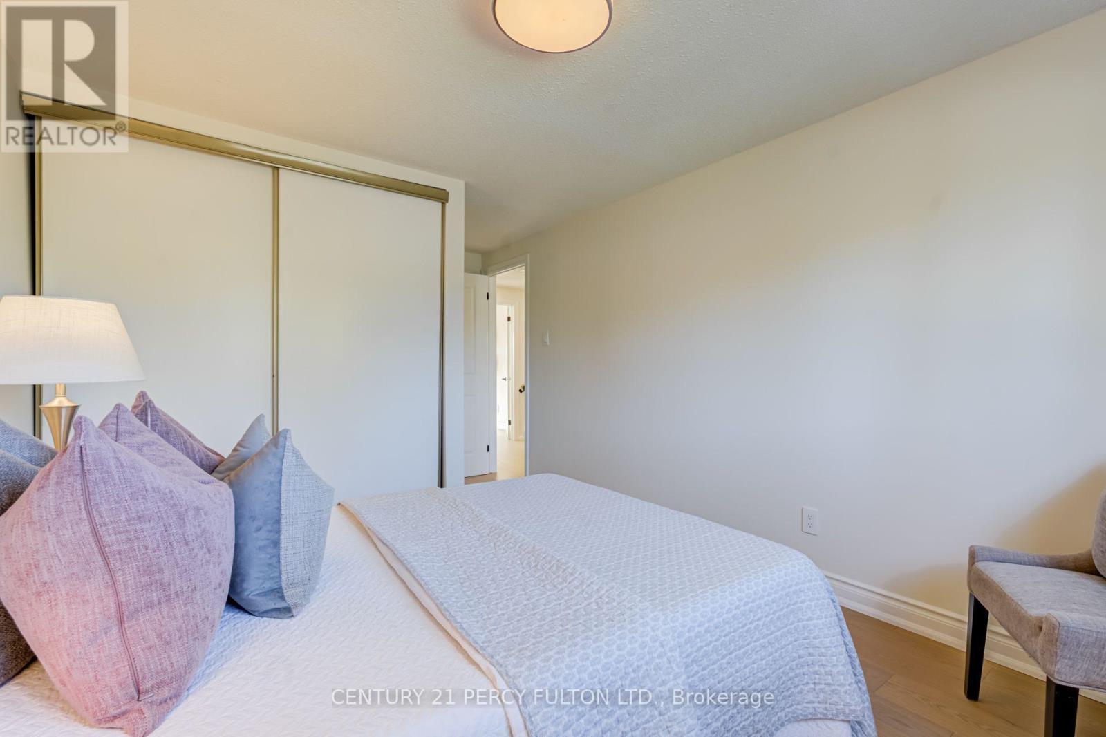 33 Lorna Rae Boulevard, Toronto, ON