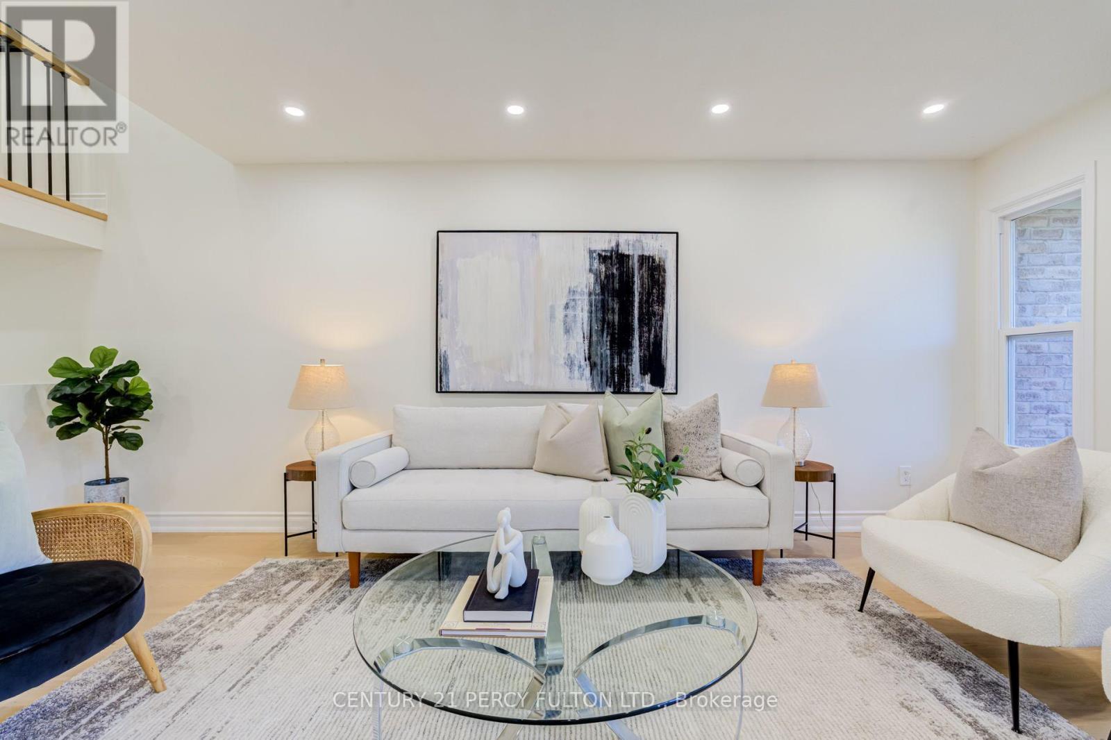 33 Lorna Rae Boulevard, Toronto, ON