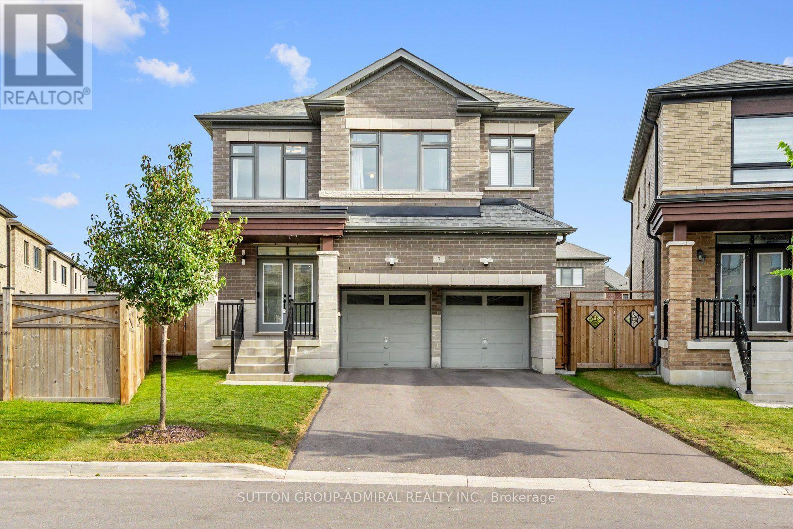 7 Priory Drive, Whitby, ON