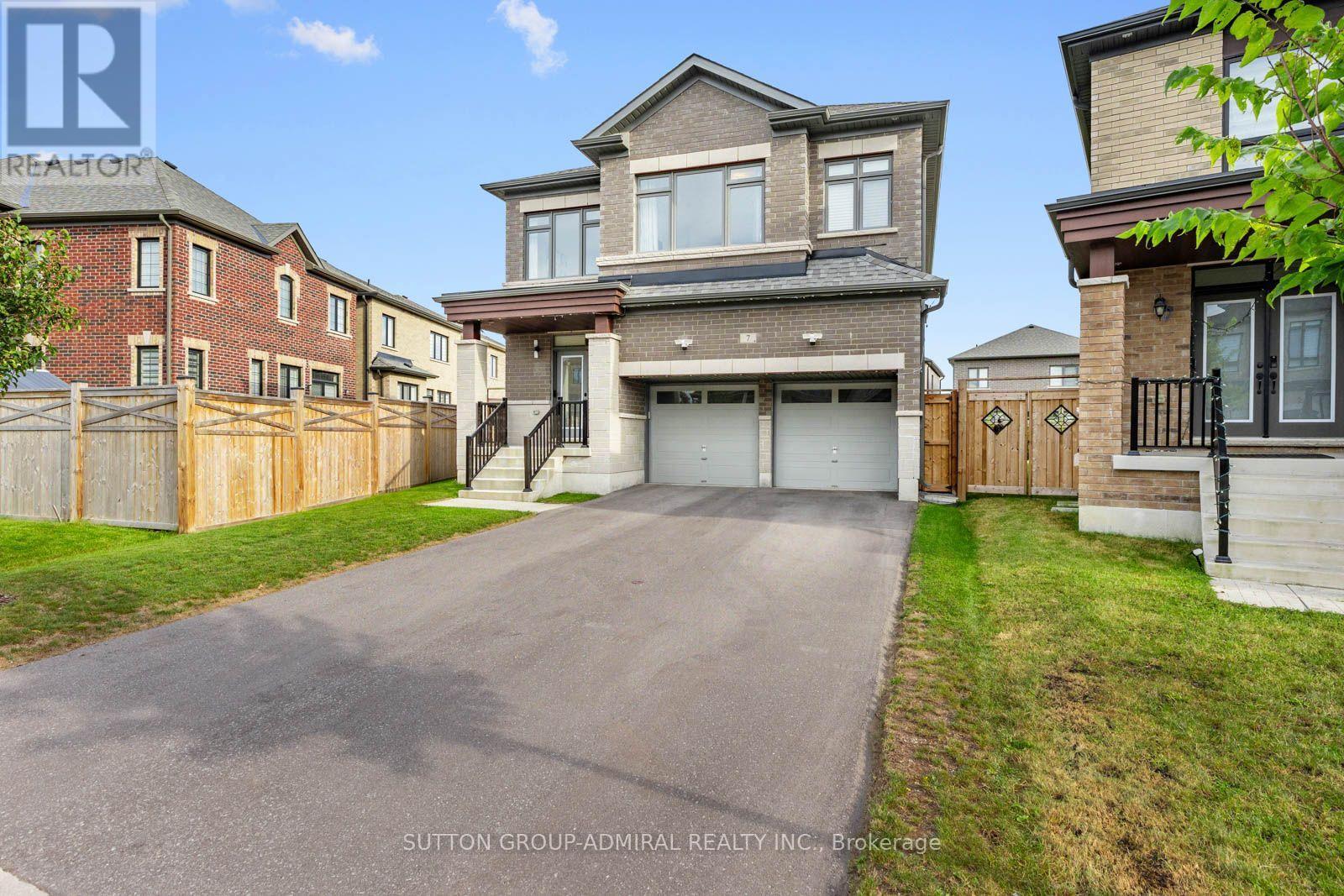 7 Priory Drive, Whitby, ON