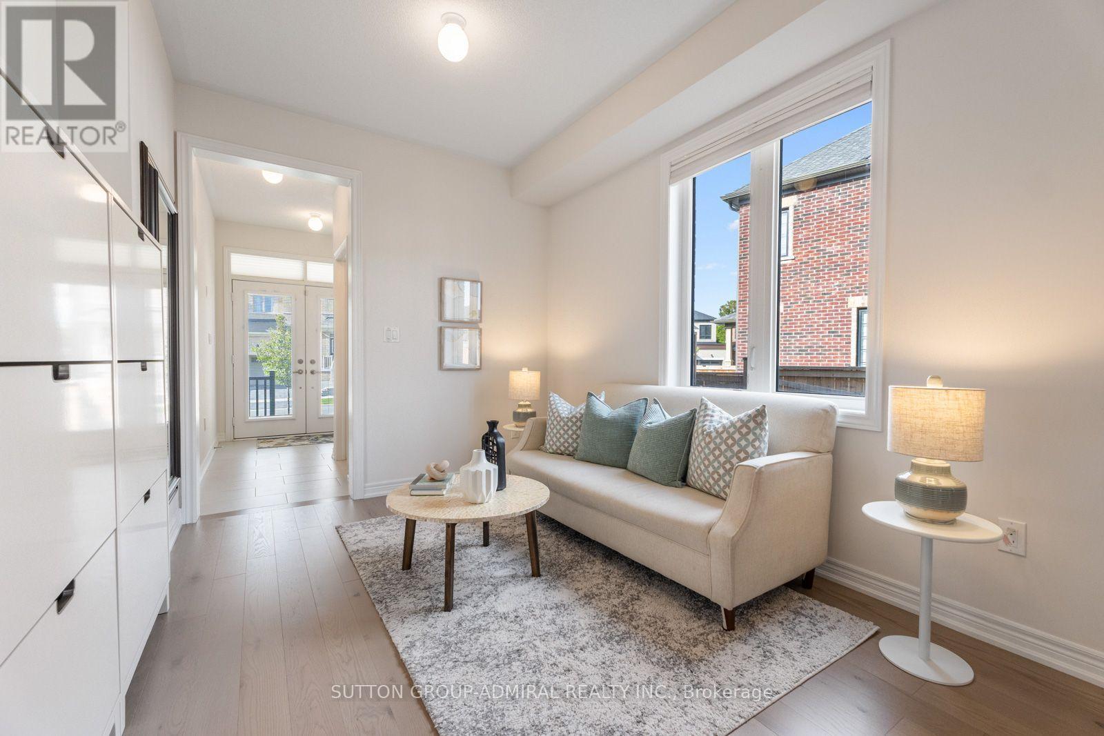 7 Priory Drive, Whitby, ON