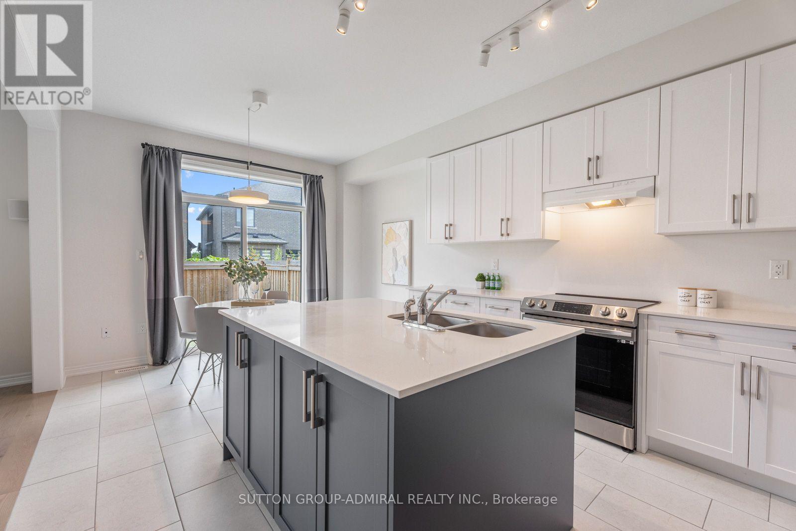 7 Priory Drive, Whitby, ON