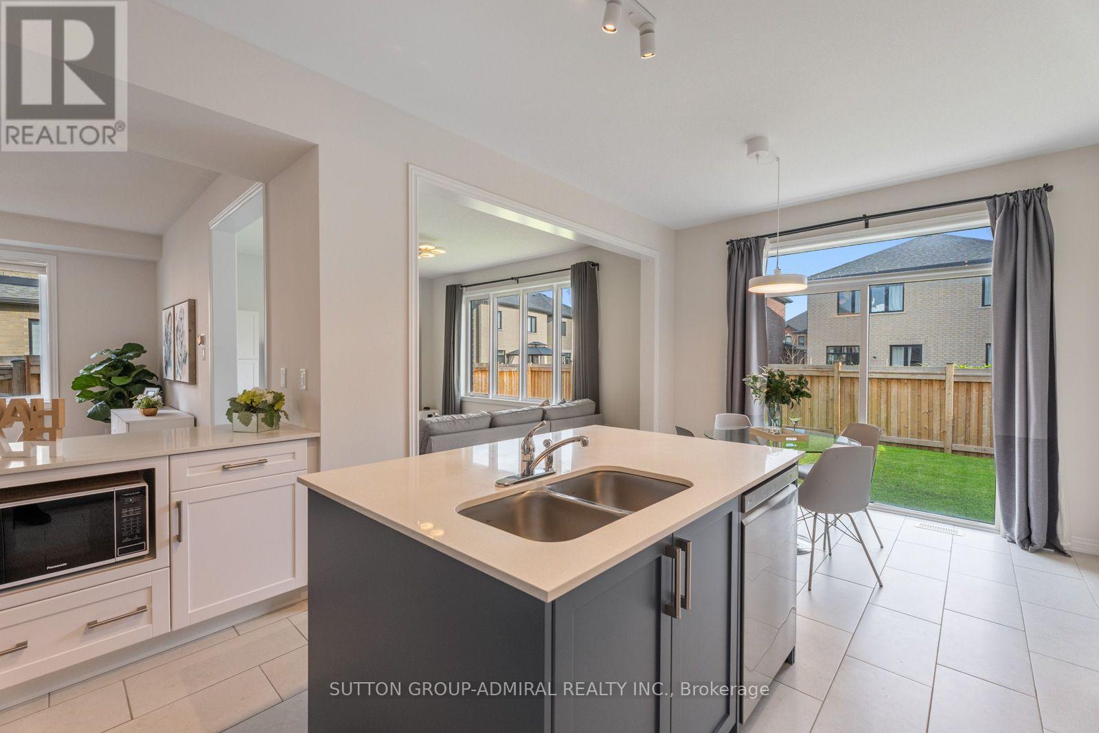 7 Priory Drive, Whitby, ON