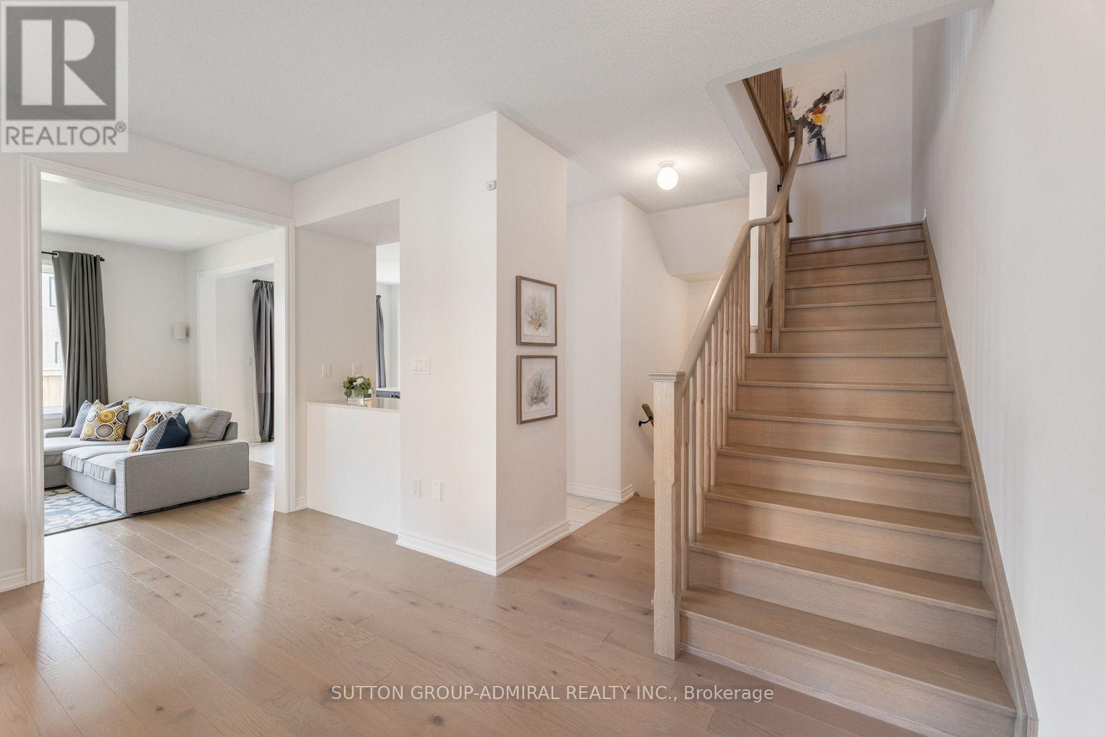 7 Priory Drive, Whitby, ON