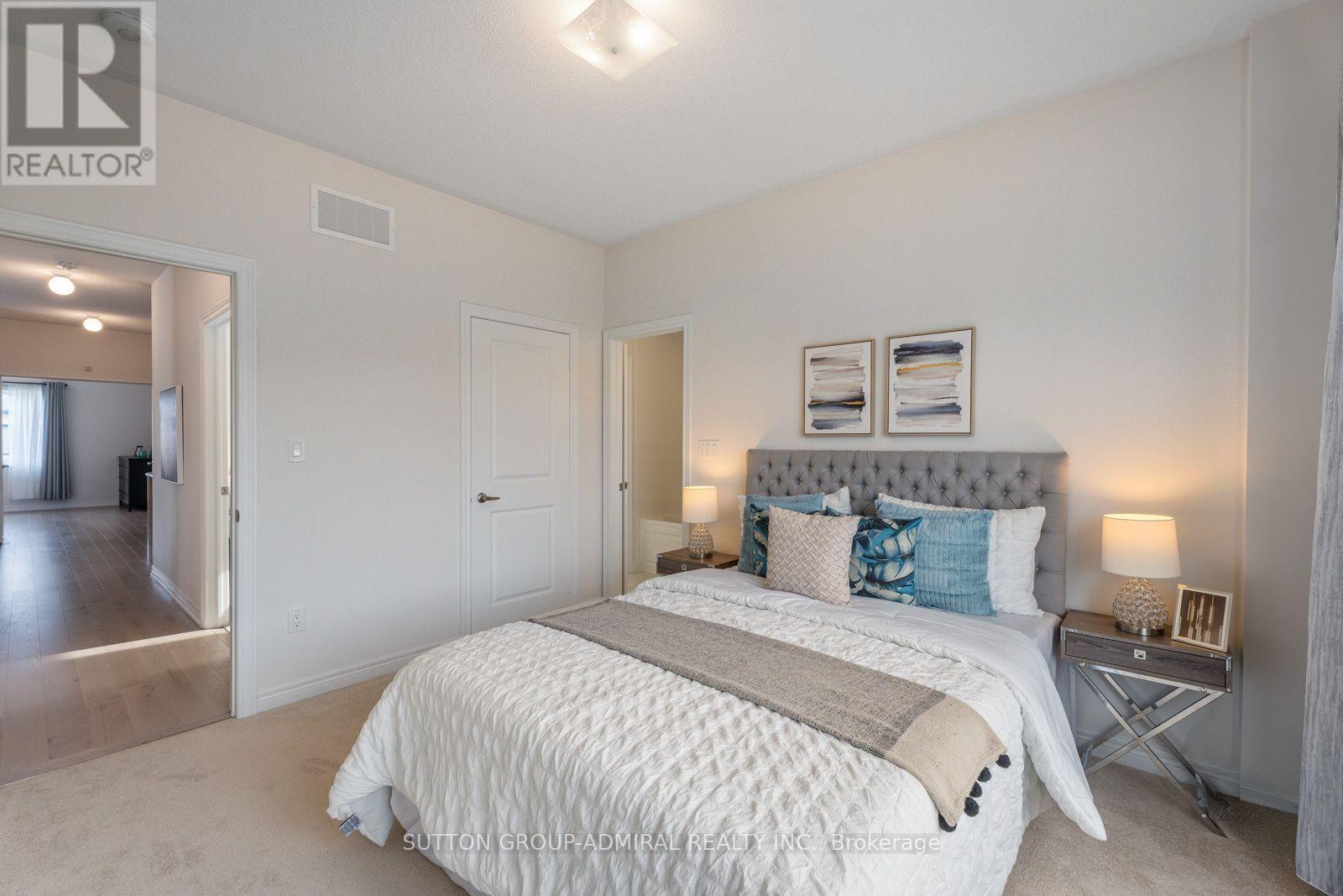 7 Priory Drive, Whitby, ON