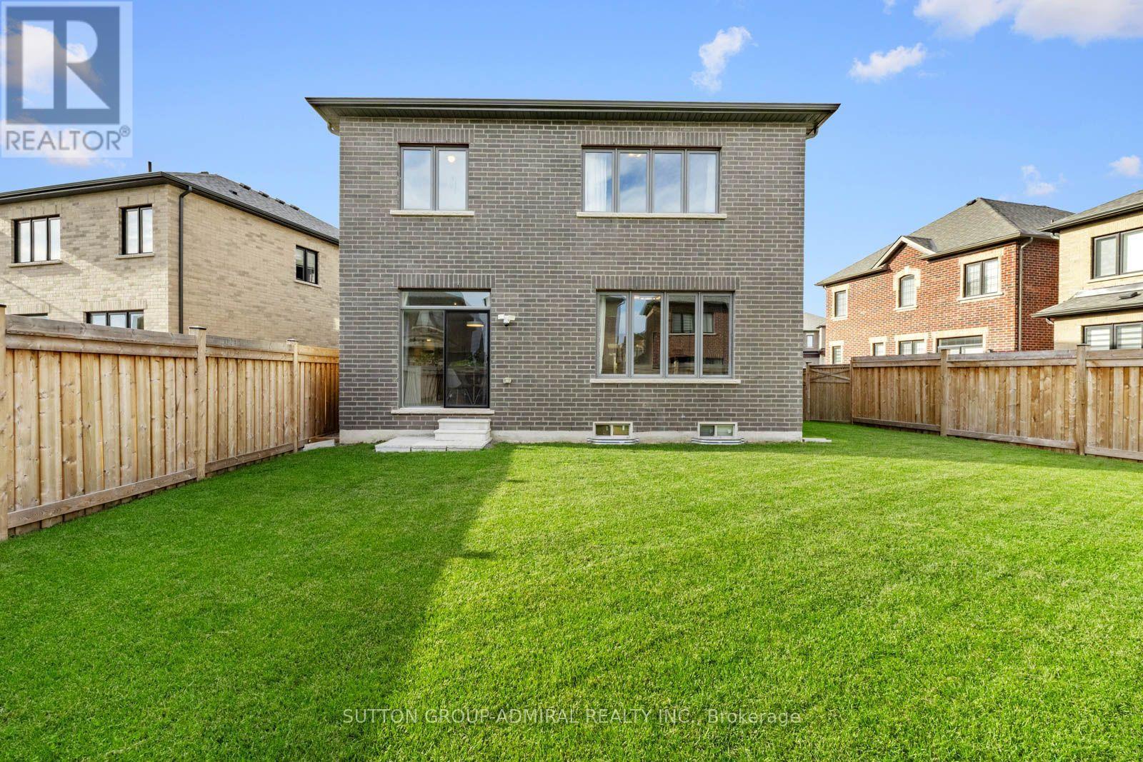 7 Priory Drive, Whitby, ON