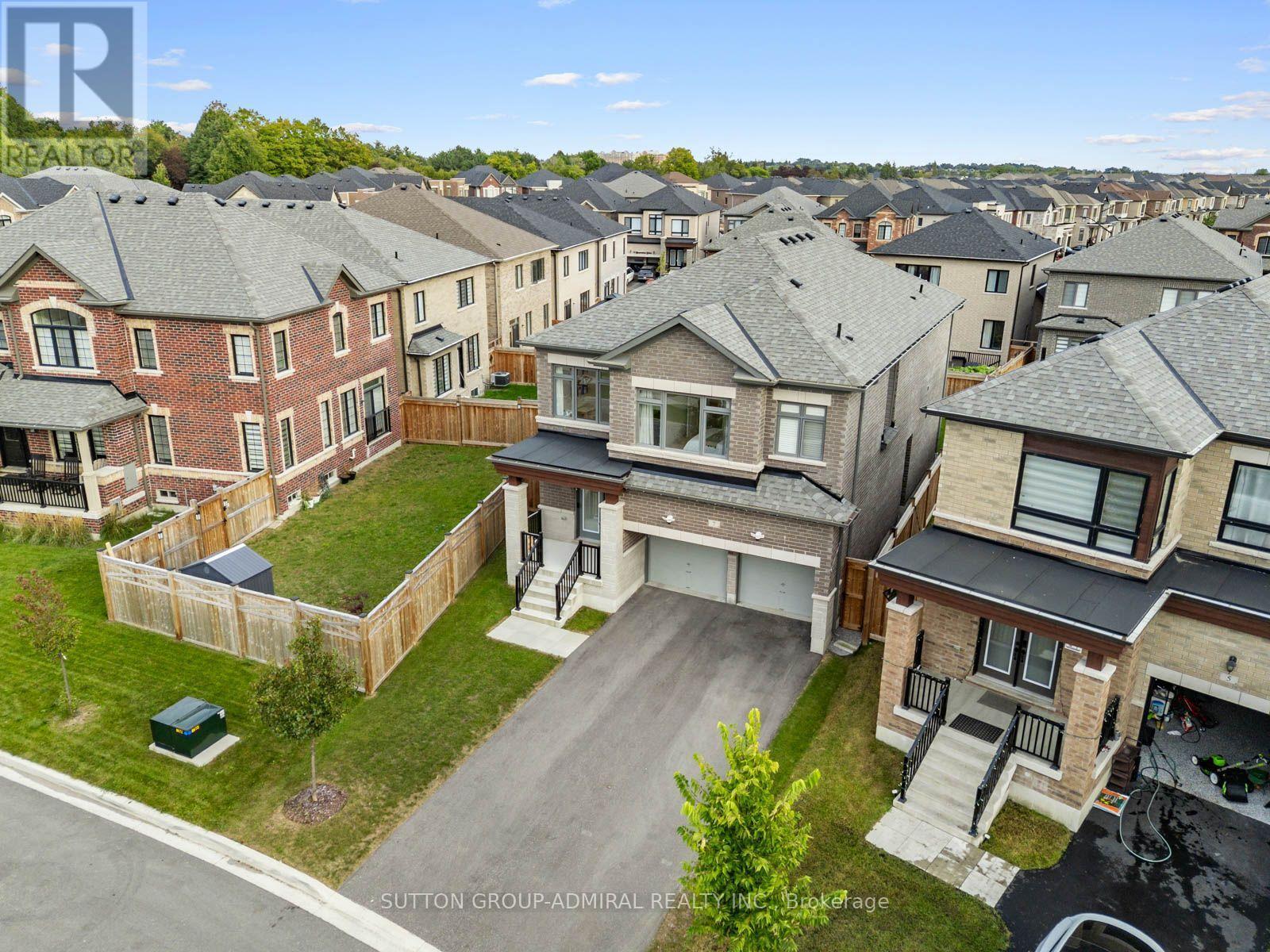 7 Priory Drive, Whitby, ON