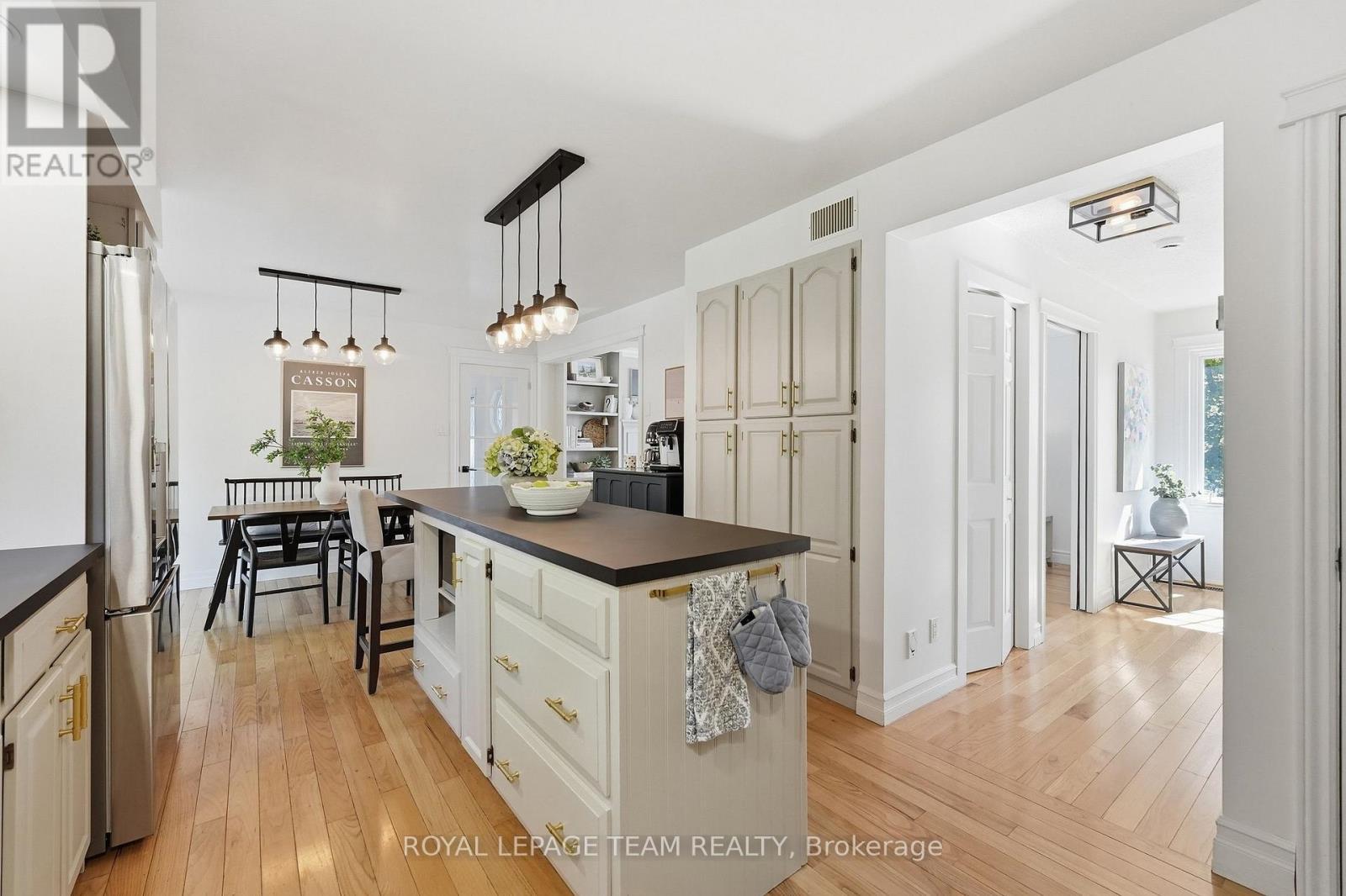 10493 St John Street, North Dundas, ON