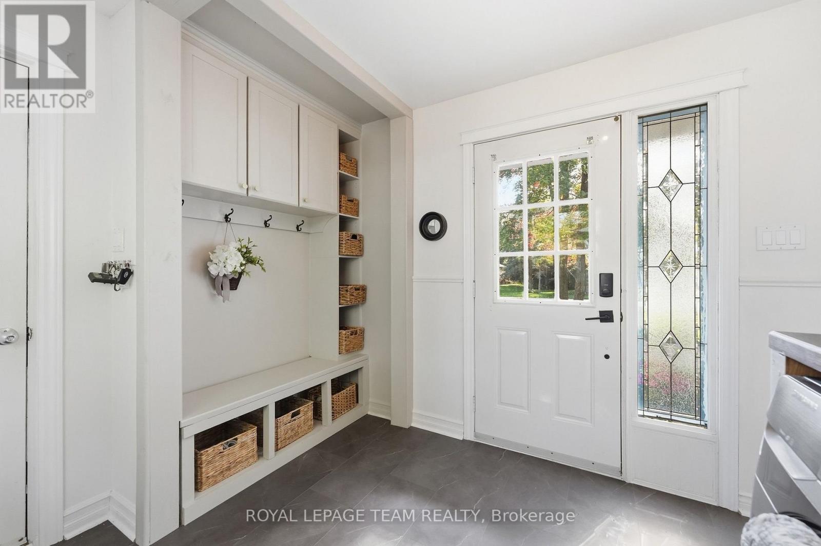 10493 St John Street, North Dundas, ON