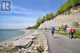 Lovely Waterfront Community - 128 Holmcrest Trail, Toronto, ON