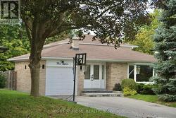 315 ROYWOOD CRESCENT Newmarket, ON L3Y 1A6