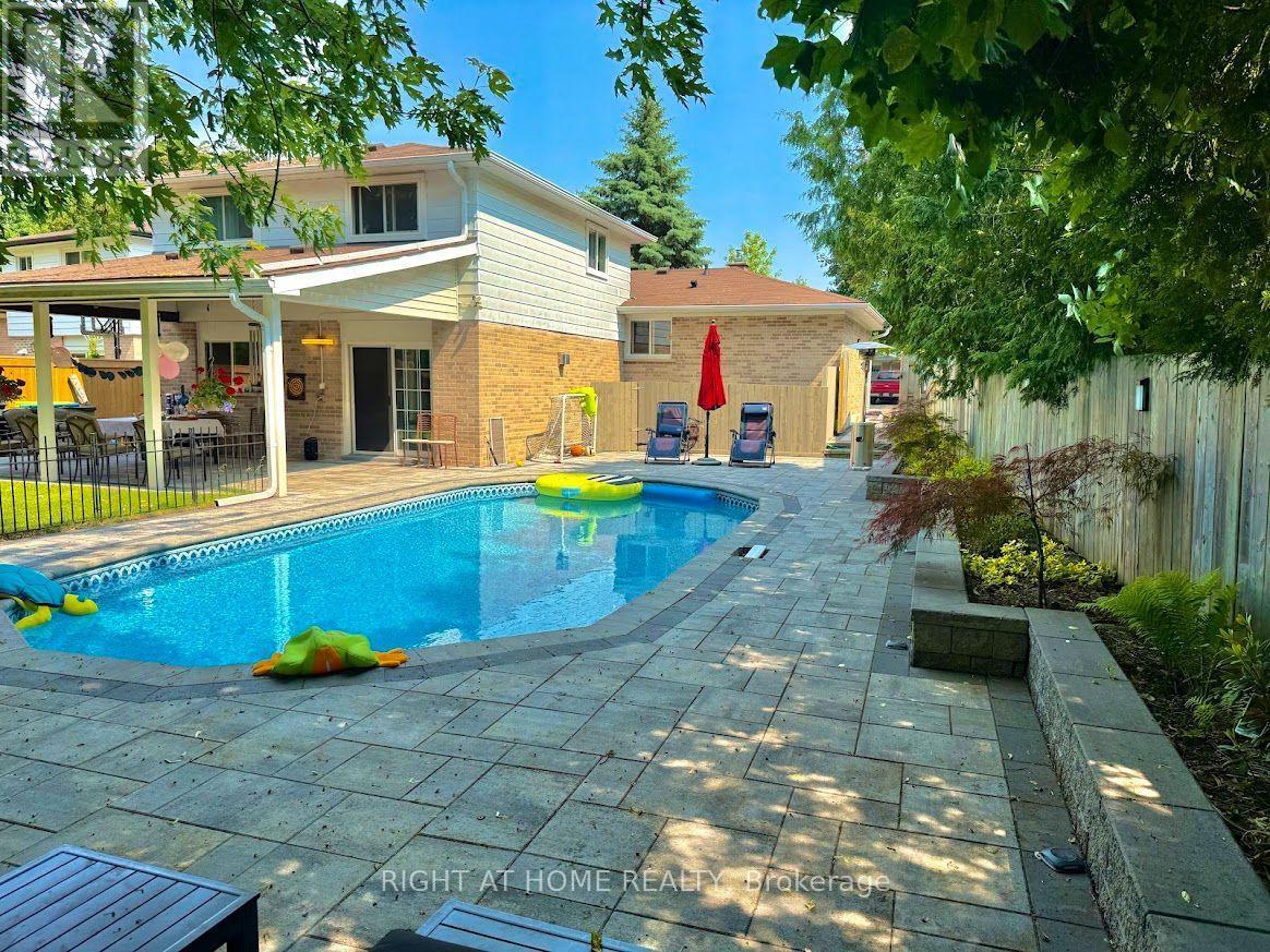 315 Roywood Crescent, Newmarket, ON