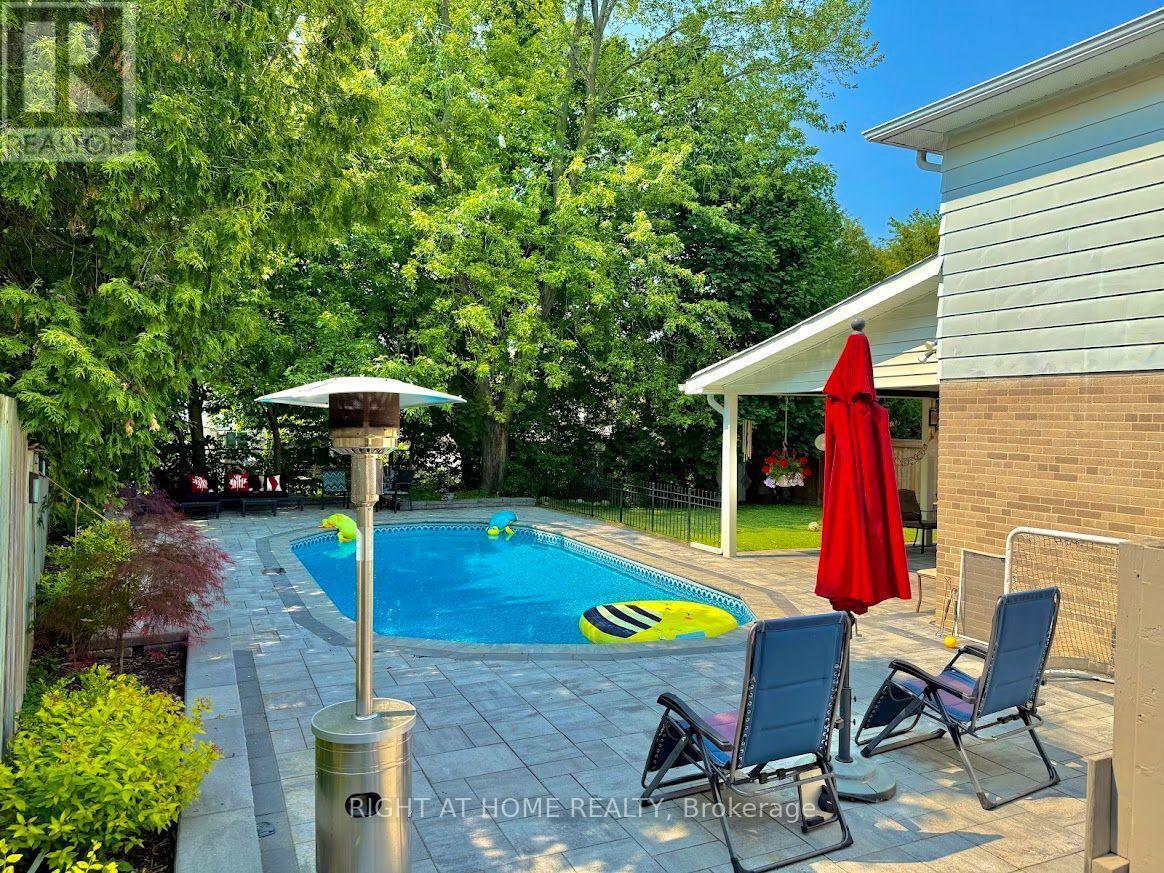 315 Roywood Crescent, Newmarket, ON