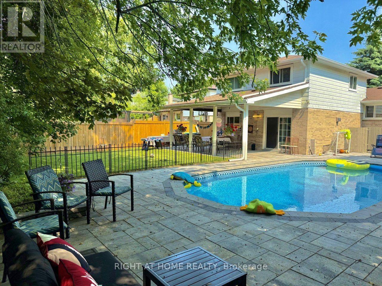 315 Roywood Crescent, Newmarket, ON