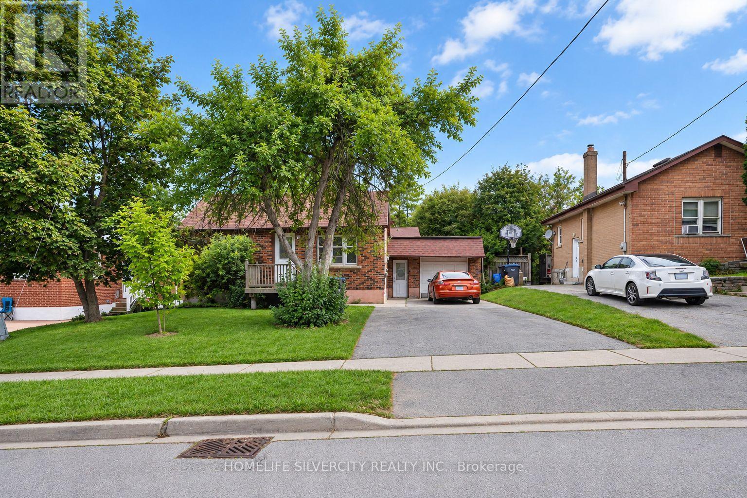 30 Woodward Avenue, Brampton, ON