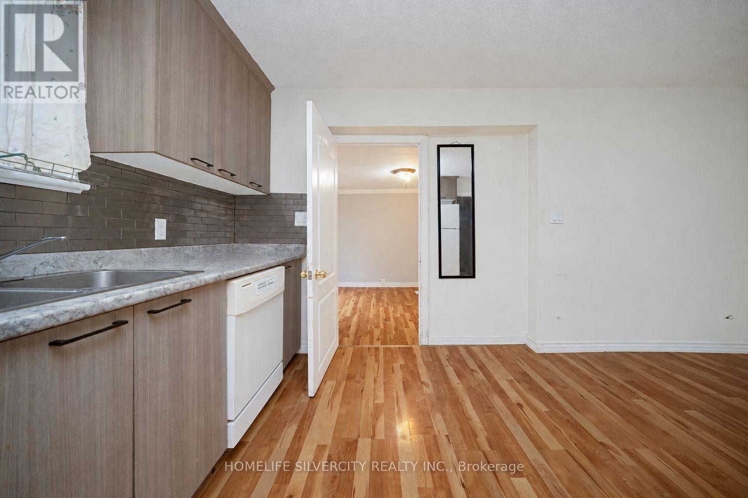 30 Woodward Avenue, Brampton, ON