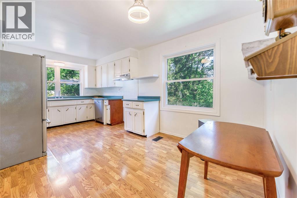 1354 Severin Drive North, Sarnia, ON