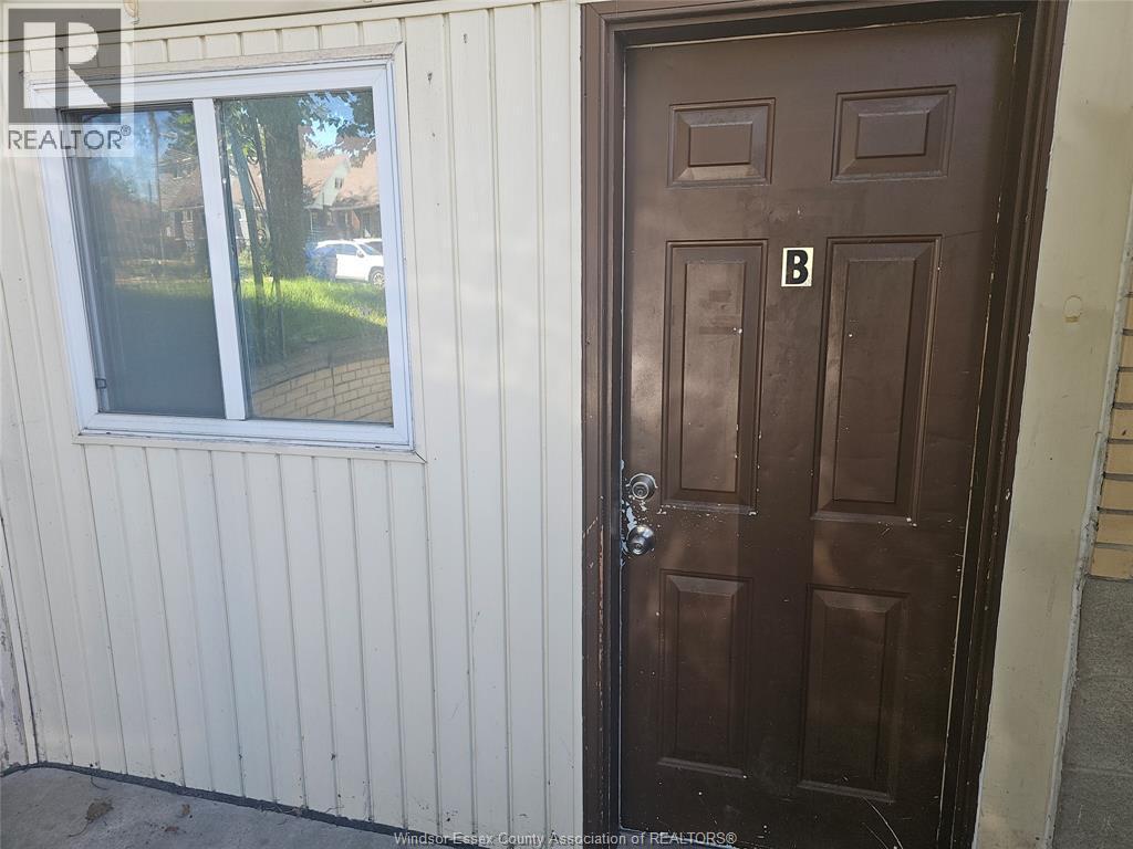 931 Campbell Ave, Windsor, ON