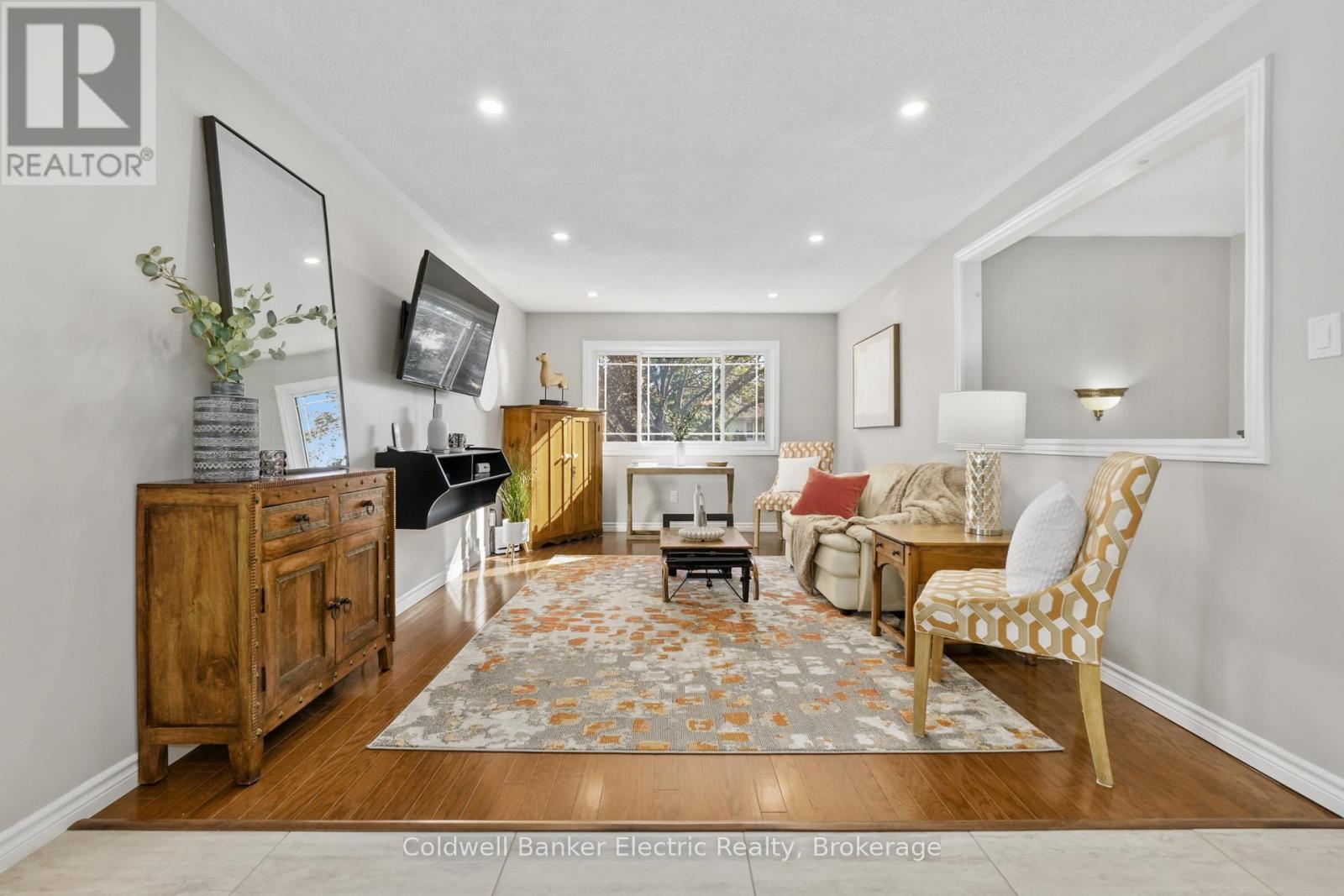 1988 Mapleridge Drive, Peterborough (Monaghan Ward 2), ON