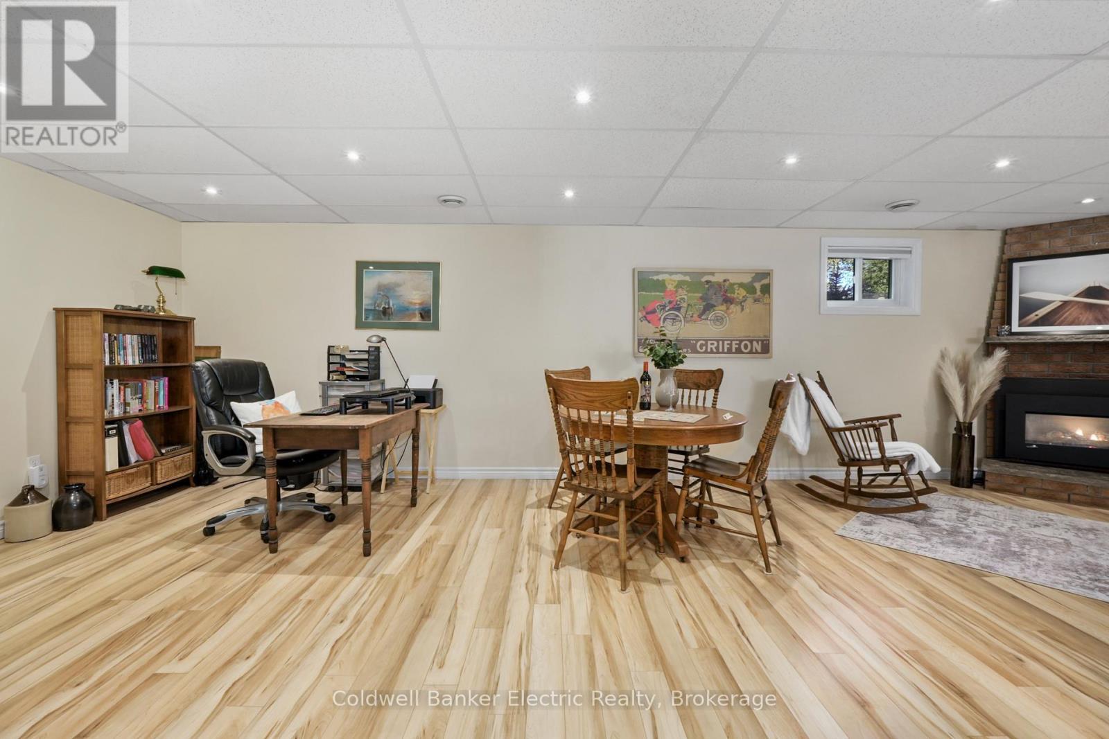 1988 Mapleridge Drive, Peterborough (Monaghan Ward 2), ON
