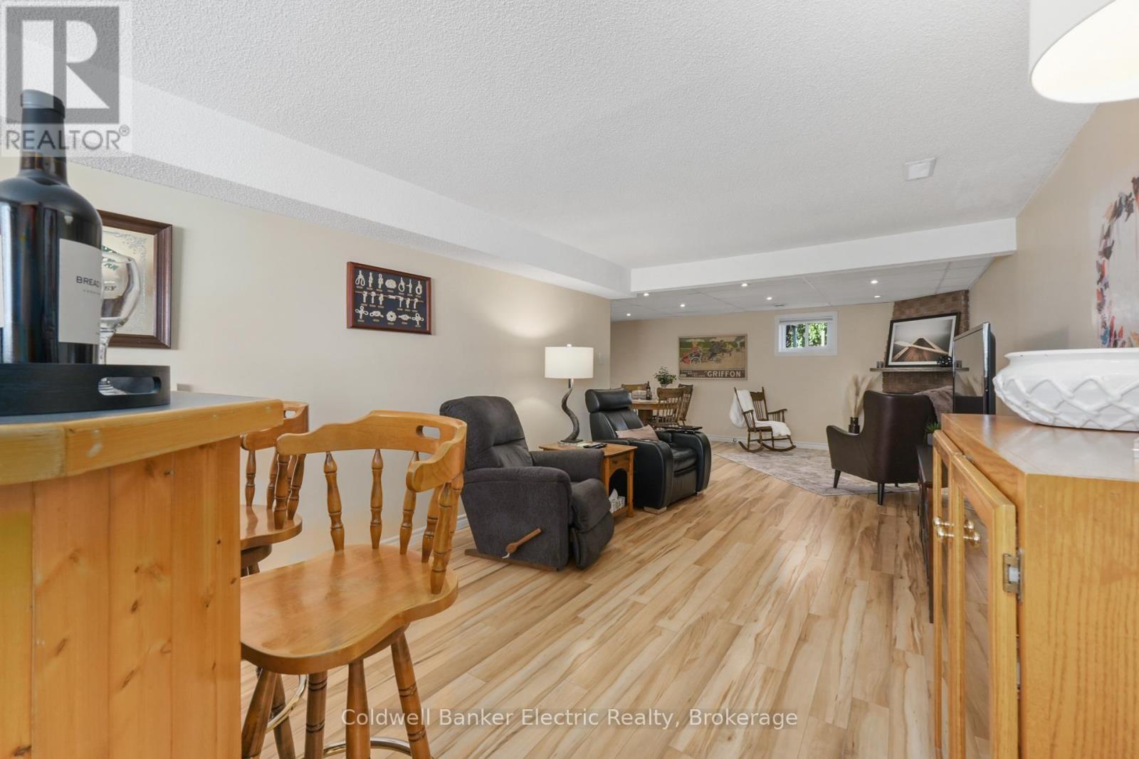 1988 Mapleridge Drive, Peterborough (Monaghan Ward 2), ON
